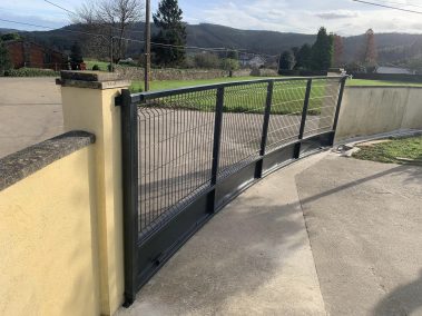 Cerramiento metálico Machado